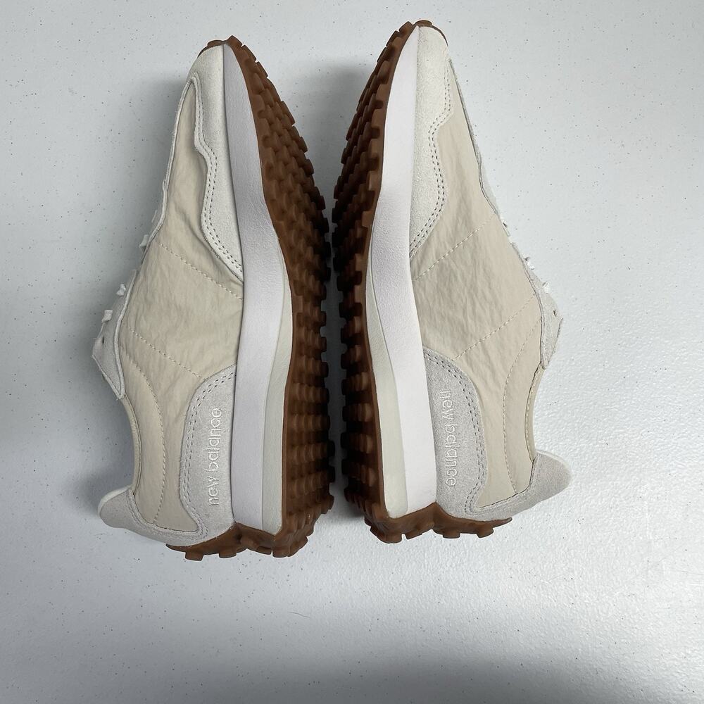 New Balance 327 White Gum WS327TD Size 8.5 Women Suede Runner Low Profile Shoe - Picture 4 of 6